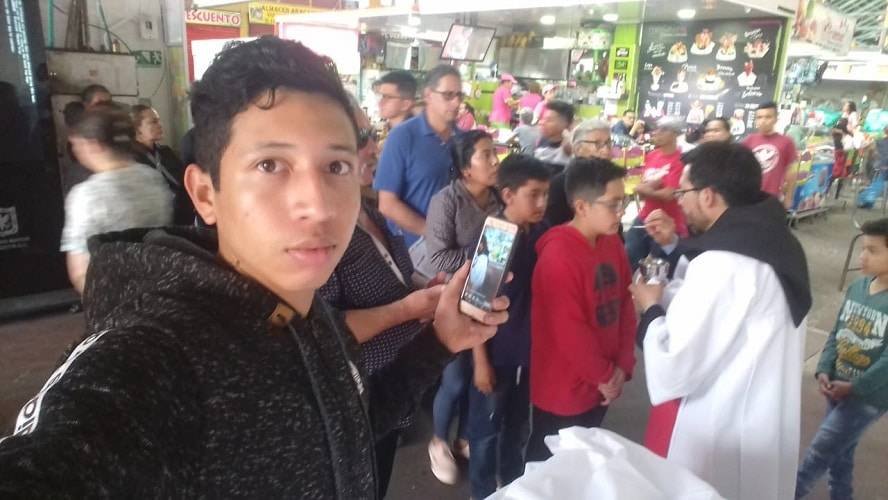 Plaza de mercado del 20 de julio Comunión Ecuménica Mundial