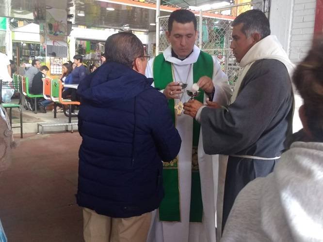 Plaza de mercado del 20 de julio Comunión Ecuménica Mundial